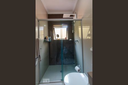 Casa à venda com 292m², 4 quartos e 3 vagas Casa à venda com 292m², 4 quartos e 3 vagasBanheiro