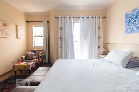 Casa à venda com 292m², 4 quartos e 3 vagas Casa à venda com 292m², 4 quartos e 3 vagasQuarto 1