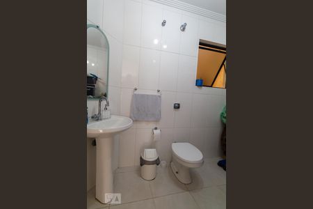 Casa à venda com 292m², 4 quartos e 3 vagas Casa à venda com 292m², 4 quartos e 3 vagasBanheiro de serviço