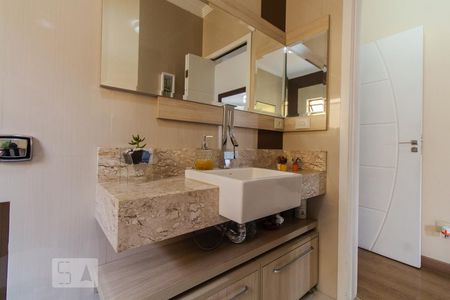 Casa à venda com 292m², 4 quartos e 3 vagas Casa à venda com 292m², 4 quartos e 3 vagasBanheiro de quarto 1