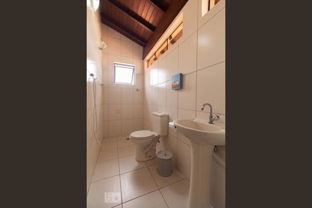 Casa à venda com 292m², 4 quartos e 3 vagas Casa à venda com 292m², 4 quartos e 3 vagasBanheiro