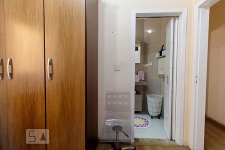 Casa à venda com 292m², 4 quartos e 3 vagas Casa à venda com 292m², 4 quartos e 3 vagasQuarto 1