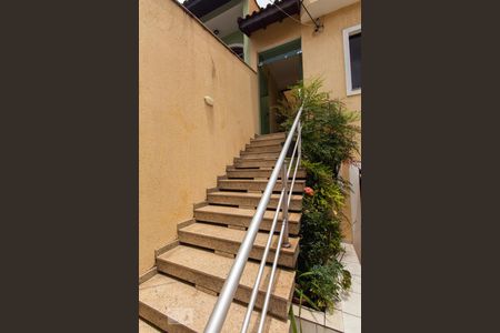 Casa à venda com 292m², 4 quartos e 3 vagas Casa à venda com 292m², 4 quartos e 3 vagasEntrada