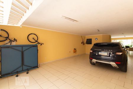 Casa à venda com 292m², 4 quartos e 3 vagas Casa à venda com 292m², 4 quartos e 3 vagasGaragem