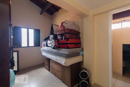 Casa à venda com 292m², 4 quartos e 3 vagas Casa à venda com 292m², 4 quartos e 3 vagasQuarto