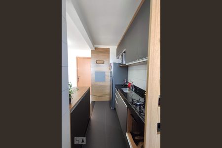 Apartamento à venda com 46m², 2 quartos e 1 vaga Apartamento à venda com 46m², 2 quartos e 1 vagaCozinha e Área de Serviço