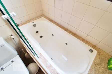 Apartamento à venda com 179m², 4 quartos e 3 vagasBanheiro da Suíte 1