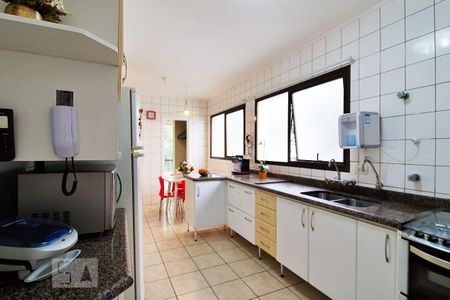 Apartamento à venda com 179m², 4 quartos e 3 vagasCozinha