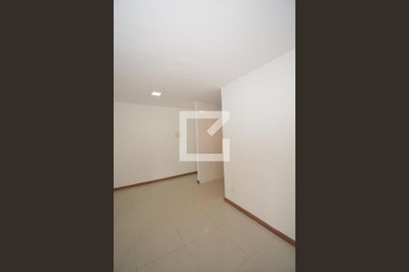 Sala de apartamento para alugar com 2 quartos, 60m² em Água Santa, Rio de Janeiro