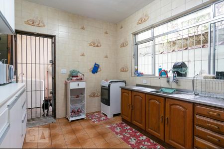 Casa à venda com 299m², 2 quartos e 2 vagas Casa à venda com 299m², 2 quartos e 2 vagasCozinha