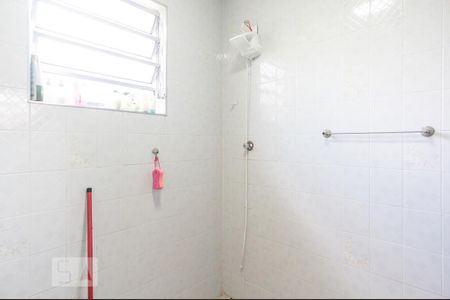 Casa à venda com 299m², 2 quartos e 2 vagas Casa à venda com 299m², 2 quartos e 2 vagasBanheiro