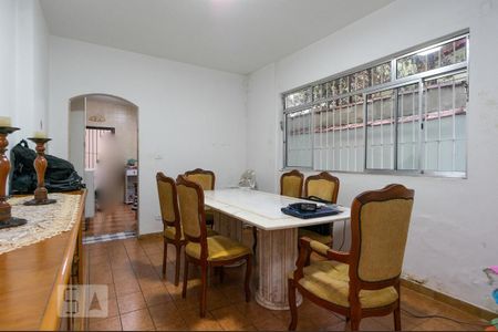 Casa à venda com 299m², 2 quartos e 2 vagas Casa à venda com 299m², 2 quartos e 2 vagasSala de Jantar