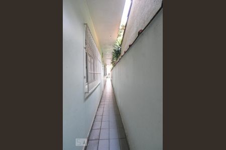 Casa à venda com 299m², 2 quartos e 2 vagas Casa à venda com 299m², 2 quartos e 2 vagasCorredor