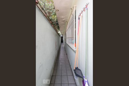 Casa à venda com 299m², 2 quartos e 2 vagas Casa à venda com 299m², 2 quartos e 2 vagasCorredor