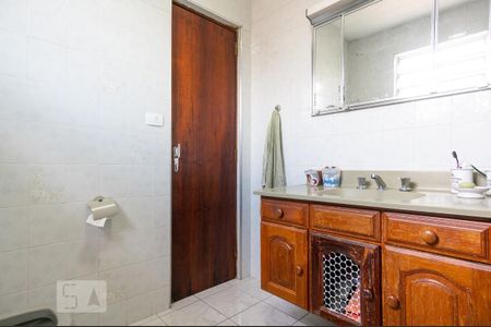 Casa à venda com 299m², 2 quartos e 2 vagas Casa à venda com 299m², 2 quartos e 2 vagasBanheiro da Suíte