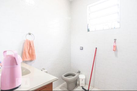 Casa à venda com 299m², 2 quartos e 2 vagas Casa à venda com 299m², 2 quartos e 2 vagasBanheiro