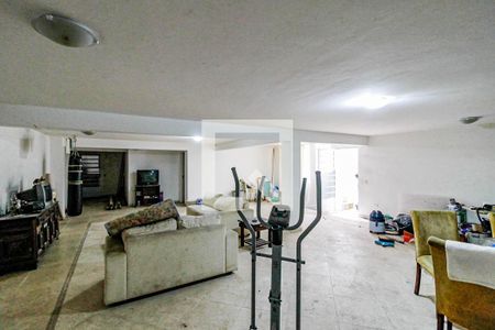Casa à venda com 400m², 4 quartos e 3 vagas Casa à venda com 400m², 4 quartos e 3 vagasPorão
