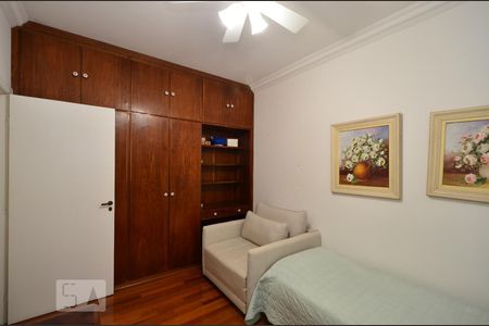 Apartamento à venda com 132m², 4 quartos e 3 vagasQuarto 2