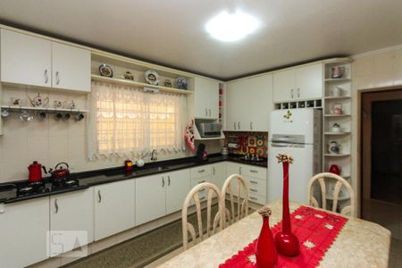 Casa à venda com 230m², 3 quartos e 3 vagasCozinha