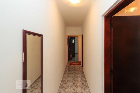 Casa à venda com 230m², 3 quartos e 3 vagasCorredor
