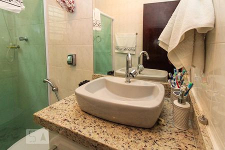 Casa à venda com 230m², 3 quartos e 3 vagasBanheiro