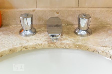 Casa à venda com 330m², 3 quartos e 2 vagas Casa à venda com 330m², 3 quartos e 2 vagasBanheiro da suíte - Torneira