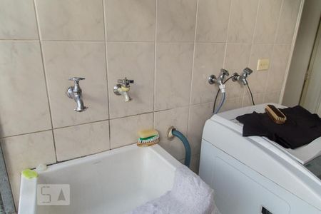 Casa à venda com 330m², 3 quartos e 2 vagas Casa à venda com 330m², 3 quartos e 2 vagasÁrea de serviço - Torneiras