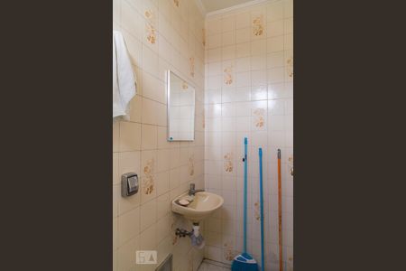 Casa à venda com 330m², 3 quartos e 2 vagas Casa à venda com 330m², 3 quartos e 2 vagasBanheiro de serviço