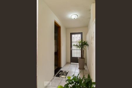 Casa à venda com 330m², 3 quartos e 2 vagas Casa à venda com 330m², 3 quartos e 2 vagasCorredor lateral - Entrada