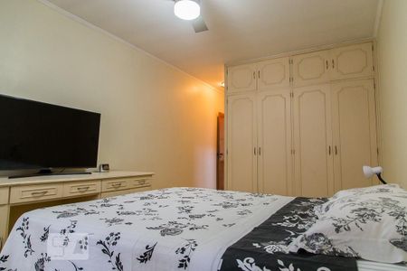 Casa à venda com 330m², 3 quartos e 2 vagas Casa à venda com 330m², 3 quartos e 2 vagasSuíte