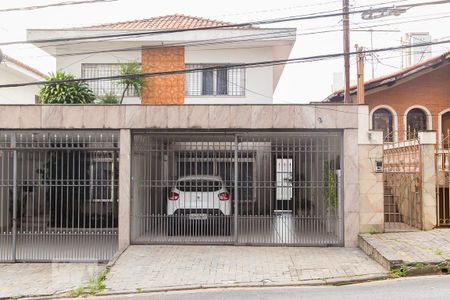 Casa à venda com 330m², 3 quartos e 2 vagas Casa à venda com 330m², 3 quartos e 2 vagasFachada