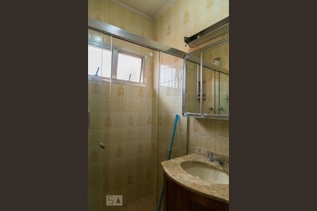 Casa à venda com 330m², 3 quartos e 2 vagas Casa à venda com 330m², 3 quartos e 2 vagasBanheiro social