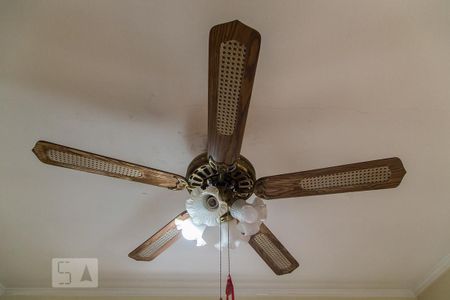 Casa à venda com 330m², 3 quartos e 2 vagas Casa à venda com 330m², 3 quartos e 2 vagasQuarto 2 - Ventilador de teto