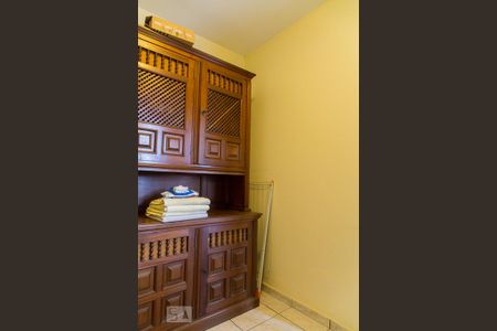 Casa à venda com 330m², 3 quartos e 2 vagas Casa à venda com 330m², 3 quartos e 2 vagasQuarto de serviço