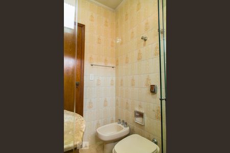 Casa à venda com 330m², 3 quartos e 2 vagas Casa à venda com 330m², 3 quartos e 2 vagasBanheiro social