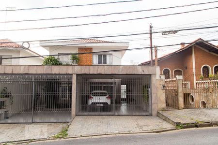 Casa à venda com 330m², 3 quartos e 2 vagas Casa à venda com 330m², 3 quartos e 2 vagasFachada