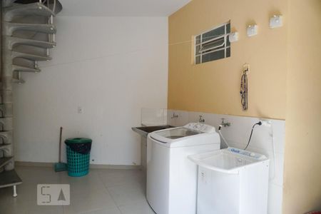 Casa à venda com 154m², 3 quartos e 4 vagasLavanderia