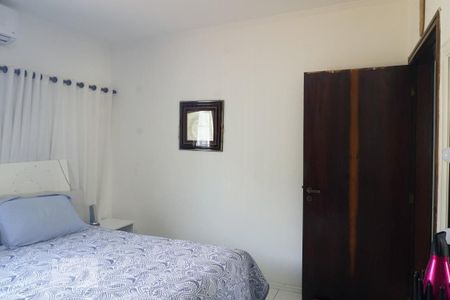 Casa à venda com 154m², 3 quartos e 4 vagasSuíte