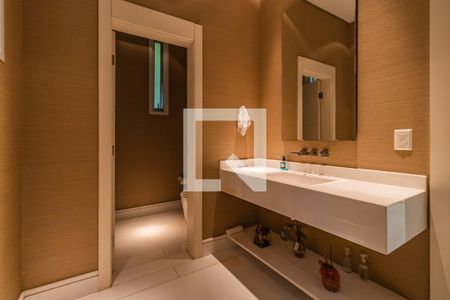 Casa de condomínio à venda com 1054m², 4 quartos e 5 vagas Casa de condomínio à venda com 1054m², 4 quartos e 5 vagasLavabo