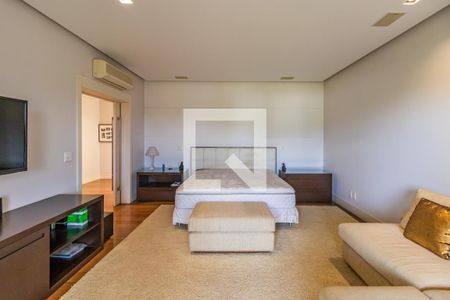 Casa de condomínio à venda com 1054m², 4 quartos e 5 vagas Casa de condomínio à venda com 1054m², 4 quartos e 5 vagasSuíte 4