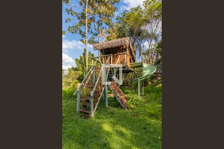 Casa de condomínio à venda com 1054m², 4 quartos e 5 vagas Casa de condomínio à venda com 1054m², 4 quartos e 5 vagasQuintal