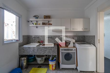 Casa de condomínio à venda com 1054m², 4 quartos e 5 vagas Casa de condomínio à venda com 1054m², 4 quartos e 5 vagasÁrea de Serviço