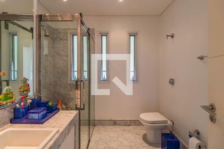 Casa de condomínio à venda com 1054m², 4 quartos e 5 vagas Casa de condomínio à venda com 1054m², 4 quartos e 5 vagasBanheiro da Suíte 3