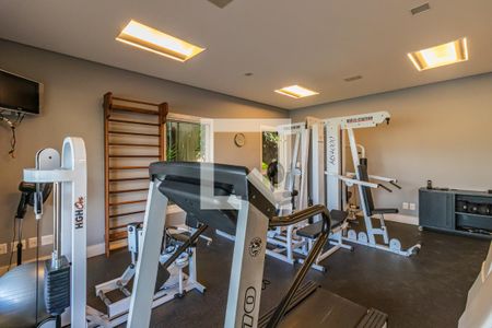 Casa de condomínio à venda com 1054m², 4 quartos e 5 vagas Casa de condomínio à venda com 1054m², 4 quartos e 5 vagasAcademia