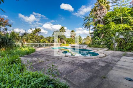 Casa de condomínio à venda com 1054m², 4 quartos e 5 vagas Casa de condomínio à venda com 1054m², 4 quartos e 5 vagasQuintal