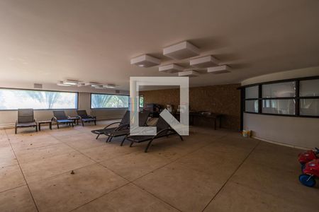 Casa de condomínio à venda com 1054m², 4 quartos e 5 vagas Casa de condomínio à venda com 1054m², 4 quartos e 5 vagasGaragem