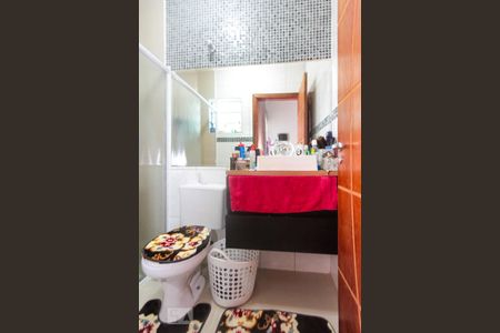 Casa à venda com 132m², 3 quartos e 2 vagas Casa à venda com 132m², 3 quartos e 2 vagasBanheiro da Suite