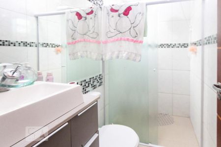 Casa à venda com 132m², 3 quartos e 2 vagas Casa à venda com 132m², 3 quartos e 2 vagasBanheiro Social