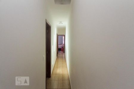 Casa à venda com 132m², 3 quartos e 2 vagas Casa à venda com 132m², 3 quartos e 2 vagasCorredor