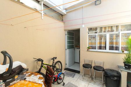 Casa à venda com 132m², 3 quartos e 2 vagas Casa à venda com 132m², 3 quartos e 2 vagasÁrea de Serviço